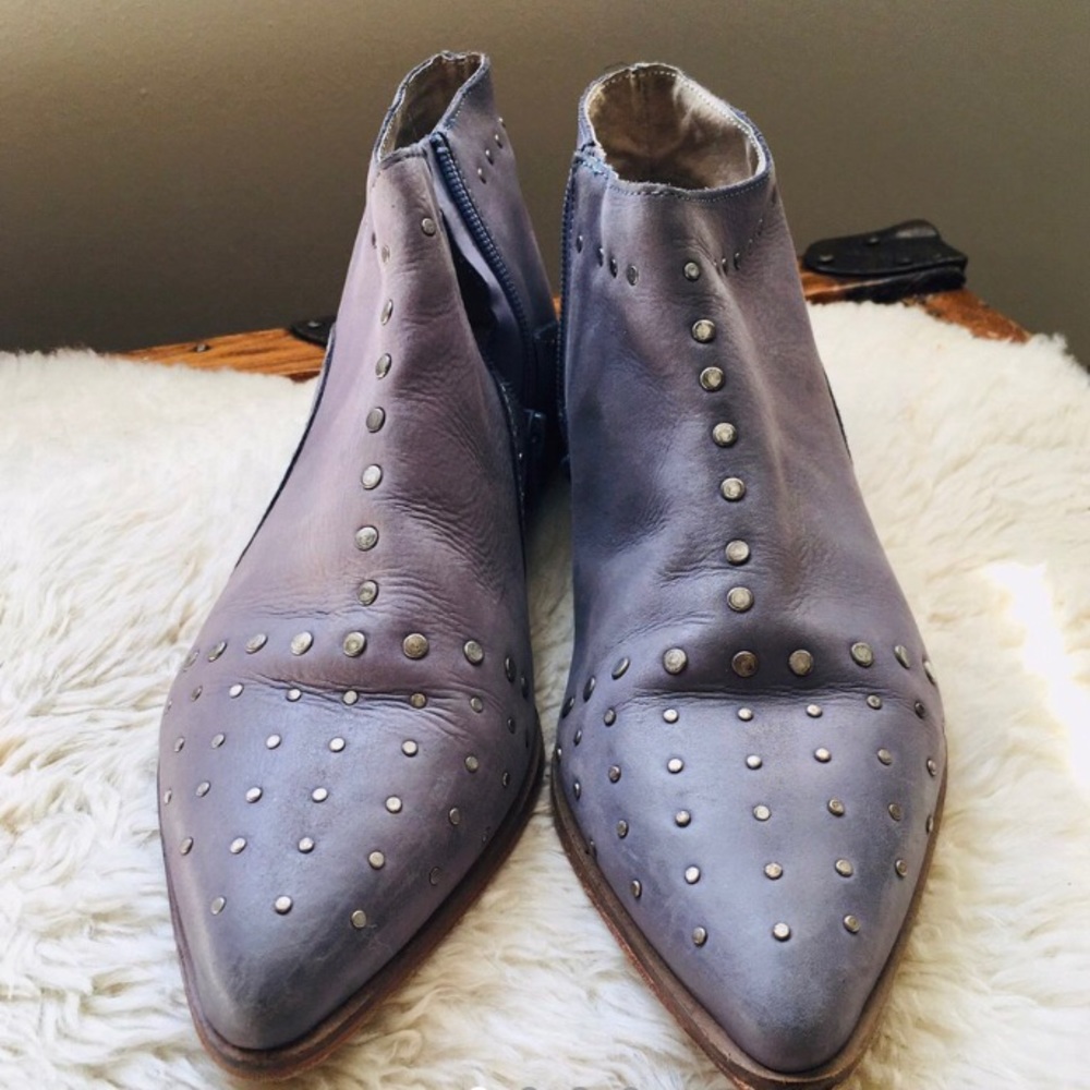 Lavender Aquarian studded ankle booties.